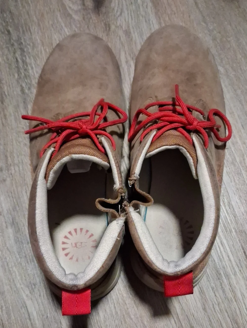 5 UGG Men's Tan Suede Chukka Boots with Red Laces